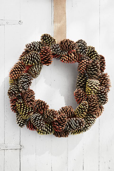 pinecone wreath